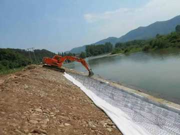 雷诺护垫